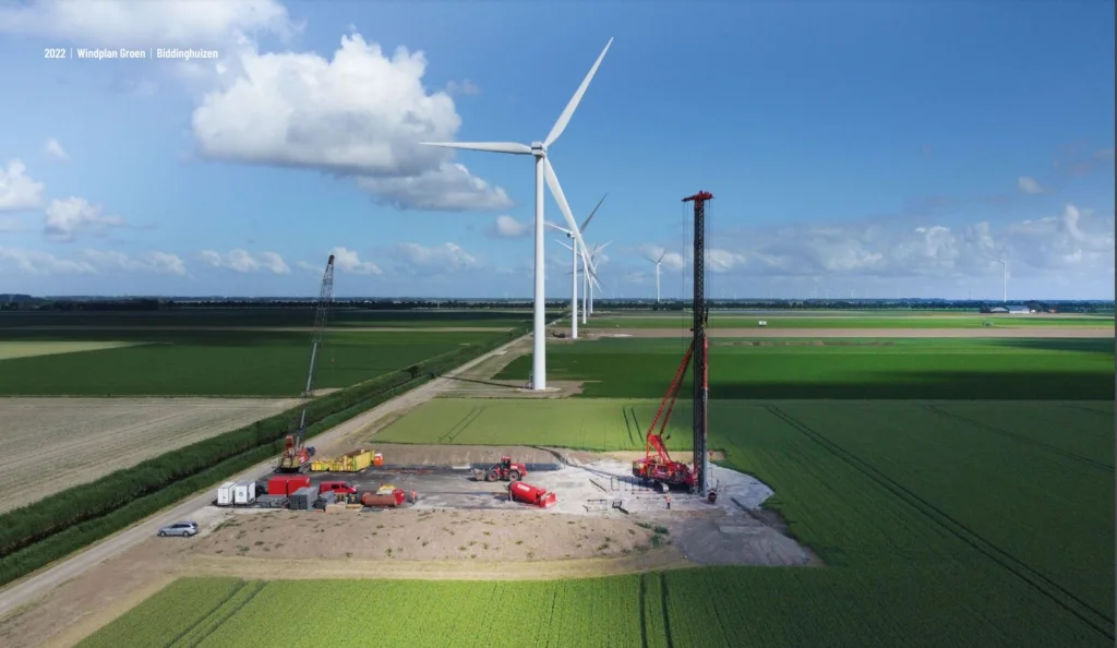 Funderingswerk met een funderingsmachine